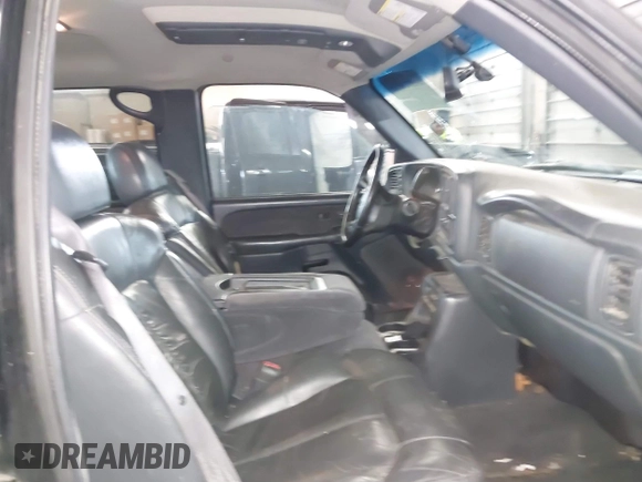 2001 Chevrolet Silverado 1500HD LS with VIN 1GCGK13U41F129760, listed as a IAAI auction lot 41277010 with 244,905 mi miles and . Bid and sale history available at DreamBid. Image 5.