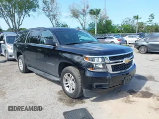 2019 Chevrolet Suburban LT z VIN 1GNSKHKC0KR203405, wystawiony jako IAAI lot #42393200 z przebiegiem 109 211 mil mil oraz . Historia ofert i sprzedaży dostępna na DreamBid. Obrazek 1.