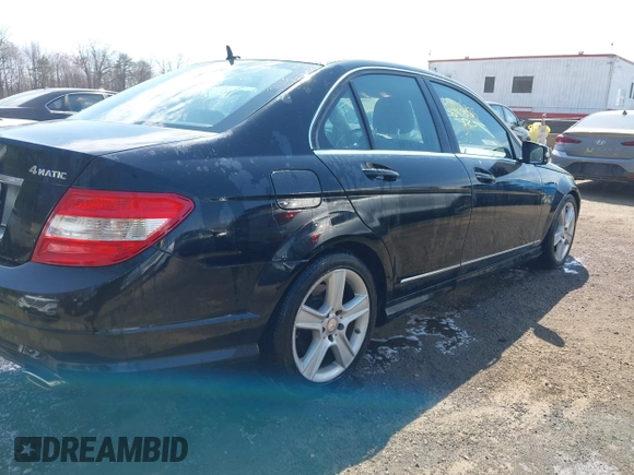 2011 Mercedes-Benz C 300 Sport z VIN WDDGF8BB3BR180976, wystawiony jako IAAI lot #41888785 z przebiegiem 47 532 mil mil oraz . Historia ofert i sprzedaży dostępna na DreamBid. Obrazek 4.