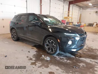 2021 Chevrolet Blazer RS z VIN 3GNKBKRS1MS549926, wystawiony jako IAAI lot #41654947 z przebiegiem 42 234 mil mil oraz . Historia ofert i sprzedaży dostępna na DreamBid. Obrazek 1.
