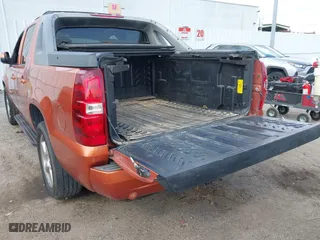 2008 Chevrolet Avalanche LTZ with VIN 3GNEC12J48G216702, listed as a IAAI auction lot 41753596 with 299,925 mi miles. Bid and sale history available at carsss.com. Image 18.