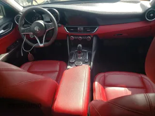 2019 Alfa Romeo Giulia z VIN ZARFAMAN9K7621522, wystawiony jako Copart lot #53130015 z przebiegiem 50 843 mil mil oraz Szkoda całkowita • Salvage title. Historia ofert i sprzedaży dostępna na DreamBid. Obrazek 8.