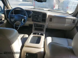 2004 Chevrolet Suburban LT with VIN 3GNEC16ZX4G198345, listed as a Copart auction lot 55754274 with 255,932 mi miles and Clean Title. Bid and sale history available at carsss.com. Image 8.