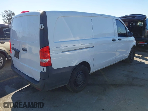 2019 Mercedes-Benz Metris Cargo z VIN WD3PG2EAXK3530575, wystawiony jako IAAI lot #41813709 z przebiegiem 136 174 mil mil oraz . Historia ofert i sprzedaży dostępna na DreamBid. Obrazek 4.