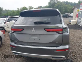 2022 Mitsubishi Outlander SE with VIN JA4J4UA8XNZ013789, listed as a IAAI auction lot 42572318 with 47,467 mi miles and . Bid and sale history available at DreamBid. Image 17.