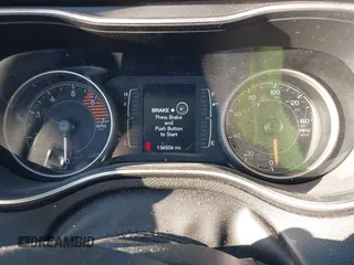 2019 Jeep Cherokee Altitude with VIN 1C4PJMLN0KD213357, listed as a IAAI auction lot 41320886 with 136,506 mi miles. Bid and sale history available at carsss.com. Image 7.