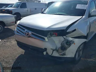 2012 Toyota Highlander Limited with VIN 5TDYK3EH4CS052018, listed as a IAAI auction lot 41731421 with 197,132 mi miles. Bid and sale history available at carsss.com. Image 6.