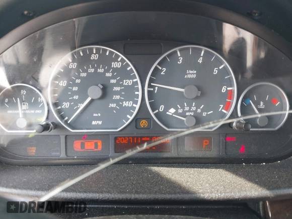 2002 BMW 3 Series 330Ci with VIN WBABS53492JU92293, listed as a IAAI auction lot 42124178 with 202,711 mi miles and . Bid and sale history available at DreamBid. Image 7.