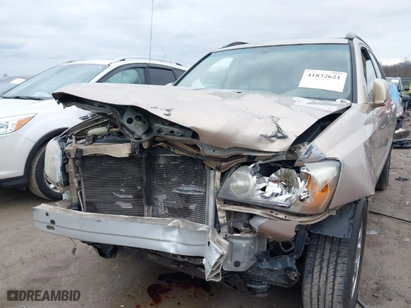2006 Toyota Highlander w/3rd Row with VIN JTEDP21A160111886, listed as a IAAI auction lot 41832621 with 285,899 mi miles. Bid and sale history available at carsss.com. Image 6.