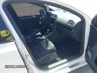 2013 Volkswagen GTI Driver's Edition z VIN WVWHV7AJ2DW135293, wystawiony jako IAAI lot #42054437 z przebiegiem 134 795 mil mil oraz . Historia ofert i sprzedaży dostępna na DreamBid. Obrazek 5.