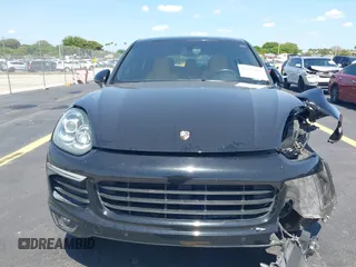 2016 Porsche Cayenne z VIN WP1AA2A25GLA09331, wystawiony jako IAAI lot #42232191 z przebiegiem 109 890 mil mil oraz . Historia ofert i sprzedaży dostępna na DreamBid. Obrazek 13.