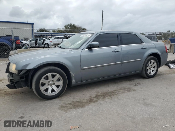 2007 Chrysler 300 Signature with VIN 2C3KA53GX7H629769, listed as a Copart auction lot 78549244 with 156,180 mi miles and Salvage Title. Bid and sale history available at carsss.com. Image 1.
