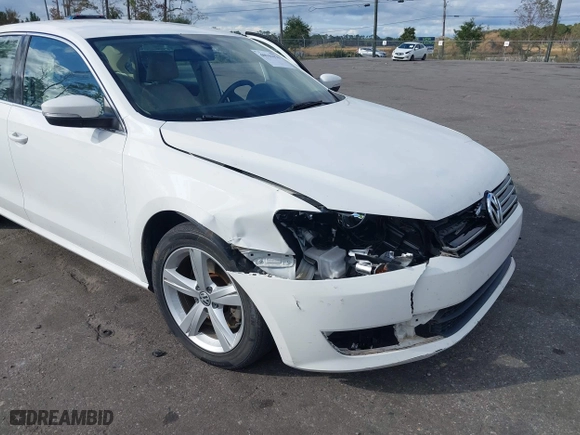 2013 Volkswagen Passat SE w/Sunroof with VIN 1VWBH7A30DC080176, listed as a IAAI auction lot 40941070 with 155,815 mi miles. Bid and sale history available at carsss.com. Image 6.