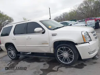 2012 Cadillac Escalade Premium z VIN 1GYS4CEF7CR283261, wystawiony jako IAAI lot #41902992 z przebiegiem 211 232 mil mil oraz . Historia ofert i sprzedaży dostępna na DreamBid. Obrazek 14.