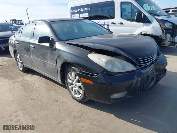 2002 Lexus ES 300 with VIN JTHBF30GX20066997, listed as a IAAI auction lot 41382708 with 142,135 mi miles. Bid and sale history available at carsss.com. Image 1.