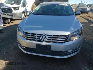 2015 Volkswagen Passat SEL Premium z VIN 1VWCV7A30FC093090, wystawiony jako Copart lot #88577655 z przebiegiem 63 000 mil mil oraz Szkoda całkowita • Salvage title. Historia ofert i sprzedaży dostępna na DreamBid. Obrazek 10.