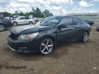 2015 Honda Accord Touring z VIN 1HGCR3F9XFA017855, wystawiony jako Copart lot #61935445 z przebiegiem 131 171 mil mil oraz Szkoda całkowita • Salvage title. Historia ofert i sprzedaży dostępna na DreamBid. Obrazek 1.