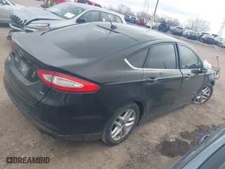 2016 Ford Fusion SE with VIN 3FA6P0H78GR117302, listed as a IAAI auction lot 41883605 with 198,752 mi miles. Bid and sale history available at carsss.com. Image 4.
