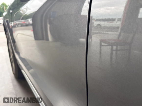 2022 Ford Explorer XLT z VIN 1FMSK8DH9NGA51198, wystawiony jako IAAI lot #42634919 z przebiegiem 78 360 mil mil oraz . Historia ofert i sprzedaży dostępna na DreamBid. Obrazek 1.