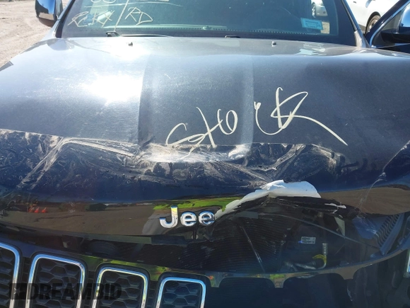 2019 Jeep Grand Cherokee Limited with VIN 1C4RJFBGXKC667340, listed as a IAAI auction lot 41482493 with 69,600 mi miles and . Bid and sale history available at DreamBid. Image 10.