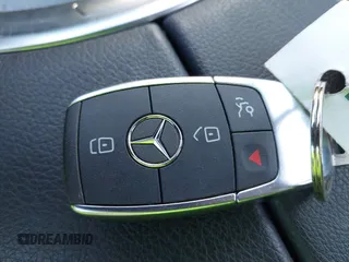 2021 Mercedes-Benz GLC 300 z VIN W1N0G8EB3MV307247, wystawiony jako IAAI lot #41654535 z przebiegiem 31 292 mil mil oraz . Historia ofert i sprzedaży dostępna na DreamBid. Obrazek 11.