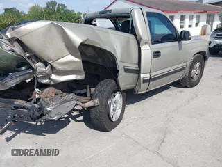 2002 Chevrolet Silverado 1500 with VIN 1GCEC14W12Z347272, listed as a IAAI auction lot 42080486 with 318,858 mi miles. Bid and sale history available at carsss.com. Image 4.