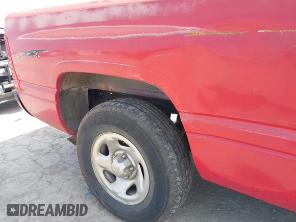 1998 Dodge 1500 z VIN 3B7HC13Z3WG233093, wystawiony jako IAAI lot #41526254 z przebiegiem 260 000 mil mil oraz . Historia ofert i sprzedaży dostępna na DreamBid. Obrazek 13.