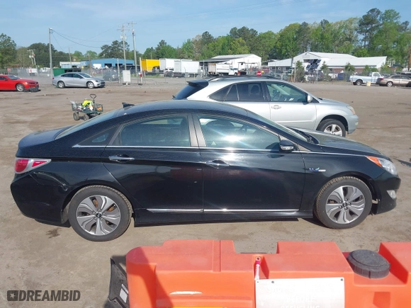 2015 Hyundai Sonata Hybrid Limited with VIN KMHEC4A44FA129122, listed as a IAAI auction lot 42098724 with 140,792 mi miles. Bid and sale history available at carsss.com. Image 13.