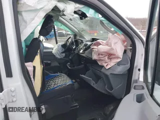 2019 Ford Transit Passenger XL z VIN 1FBZX2ZM2KKB63281, wystawiony jako IAAI lot #41859263 z przebiegiem 39 294 mil mil oraz . Historia ofert i sprzedaży dostępna na DreamBid. Obrazek 5.