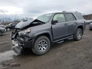 2017 Toyota 4Runner SR5 with VIN JTEBU5JR3H5482058, listed as a Copart auction lot 51756955 with 101,822 mi miles and Salvage Title. Bid and sale history available at carsss.com. Image 1.
