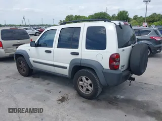 2007 Jeep Liberty Sport with VIN 1J4GL48K57W561086, listed as a IAAI auction lot 42094277 with 172,867 mi miles. Bid and sale history available at carsss.com. Image 3.