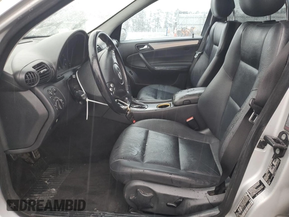 2005 Mercedes-Benz C 230 Kompressor z VIN WDBRF40JX5A787478, wystawiony jako Copart lot #84196124 z przebiegiem Nie podano mil oraz Nie do naprawy • Non repairable. Historia ofert i sprzedaży dostępna na DreamBid. Obrazek 7.