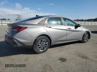 2024 Hyundai Elantra SEL with VIN KMHLM4DG5RU648015, listed as a Copart auction lot 48675095 with 31,098 mi miles and Salvage Title. Bid and sale history available at carsss.com. Image 3.