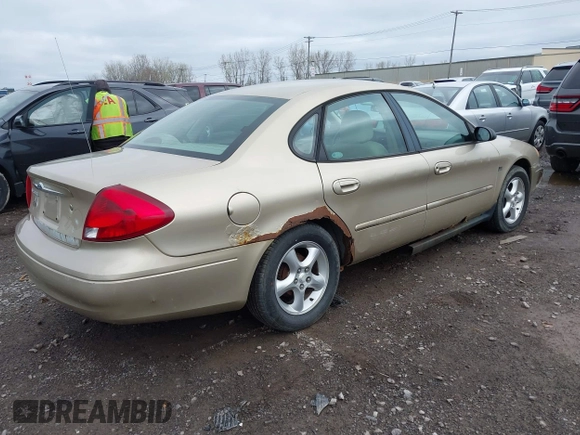 2001 Ford Taurus SES with VIN 1FAFP55S01A155758, listed as a IAAI auction lot 42152091 with 74,817 mi miles. Bid and sale history available at carsss.com. Image 4.