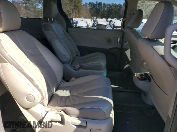 2011 Toyota Sienna XLE with VIN 5TDDK3DC7BS002989, listed as a Copart auction lot 45714275 with 174,640 mi miles and Non repairable. Bid and sale history available at DreamBid. Image 11.
