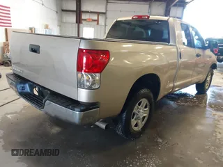 2008 Toyota Tundra z VIN 5TFRV54198X034014, wystawiony jako IAAI lot #41282101 z przebiegiem 155 510 mil mil oraz . Historia ofert i sprzedaży dostępna na DreamBid. Obrazek 4.