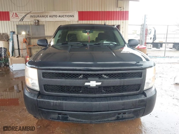 2008 Chevrolet Silverado 1500 Work Truck with VIN 1GCEC19X38Z139968, listed as a IAAI auction lot 41450092 with 301,914 mi miles. Bid and sale history available at carsss.com. Image 6.