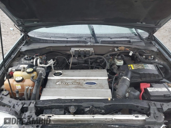 2005 Ford Escape Hybrid with VIN 1FMCU95H55KE10725, listed as a IAAI auction lot 41331983 with 1 mi miles. Bid and sale history available at carsss.com. Image 10.