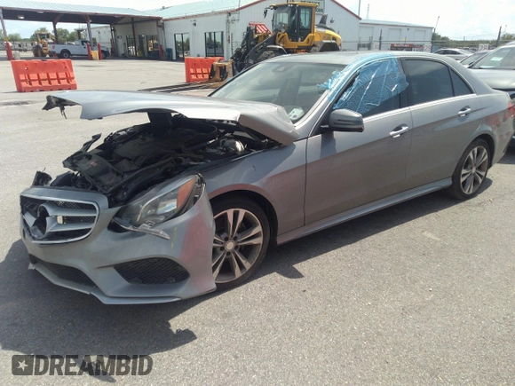 2014 Mercedes-Benz E 350 Sport z VIN WDDHF5KB2EA804546, wystawiony jako IAAI lot #42753310 z przebiegiem 182 861 mil mil oraz . Historia ofert i sprzedaży dostępna na DreamBid. Obrazek 18.