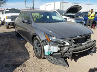 2024 Nissan Altima 2.5 SV with VIN 1N4BL4DV4RN334292, listed as a IAAI auction lot 41814884 with 38,547 mi miles. Bid and sale history available at carsss.com. Image 1.