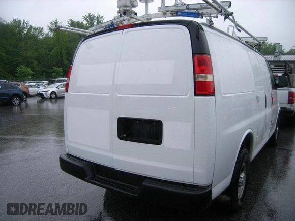 2015 Chevrolet Express Cargo z VIN 1GCWGFCF4F1154111, wystawiony jako IAAI lot #42521109 z przebiegiem 140 562 mil mil oraz . Historia ofert i sprzedaży dostępna na DreamBid. Obrazek 10.