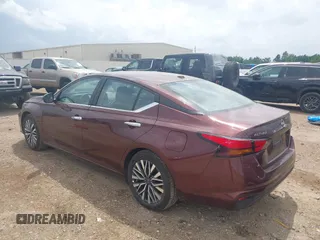 2025 Nissan Altima SV with VIN 1N4BL4DV0SN358319, listed as a IAAI auction lot 42158599 with 5,249 mi miles and . Bid and sale history available at DreamBid. Image 3.