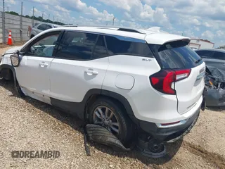 2024 GMC Terrain SLT z VIN 3GKALPEG1RL144011, wystawiony jako IAAI lot #42642293 z przebiegiem 33 000 mil mil oraz . Historia ofert i sprzedaży dostępna na DreamBid. Obrazek 3.