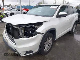 2016 Toyota Highlander LE Plus z VIN 5TDZKRFH7GS171063, wystawiony jako IAAI lot #41787351 z przebiegiem 67 779 mil mil oraz . Historia ofert i sprzedaży dostępna na DreamBid. Obrazek 18.