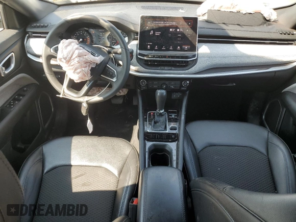 2023 Jeep Compass Latitude z VIN 3C4NJDBN6PT562209, wystawiony jako Copart lot #59638715 z przebiegiem 45 360 mil mil oraz Szkoda całkowita • Salvage title. Historia ofert i sprzedaży dostępna na DreamBid. Obrazek 8.