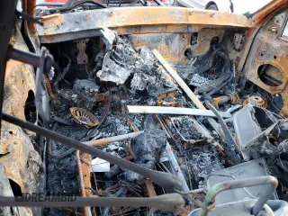 2002 Jeep Grand Cherokee z VIN 1J8GW38S72C159886, wystawiony jako Copart lot #77765704 z przebiegiem Nie podano mil oraz Szkoda całkowita • Salvage title. Historia ofert i sprzedaży dostępna na DreamBid. Obrazek 8.