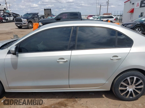 2011 Volkswagen Jetta SE с VIN 3VWBZ7AJ5BM396034, выставлен на аукционе IAAI как лот 42224986 с пробегом 208 344 миль миль и . История ставок и продаж доступна на DreamBid. Изображение 14.