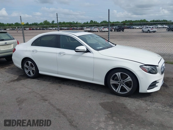 2018 Mercedes-Benz E 300 с VIN WDDZF4JB0JA316206, выставлен на аукционе IAAI как лот 42108861 с пробегом 115 777 миль миль и . История ставок и продаж доступна на DreamBid. Изображение 13.