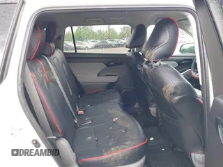 2023 Toyota Highlander L z VIN 5TDKDRAH9PS504513, wystawiony jako IAAI lot #42176842 z przebiegiem 54 792 mil mil oraz . Historia ofert i sprzedaży dostępna na DreamBid. Obrazek 8.