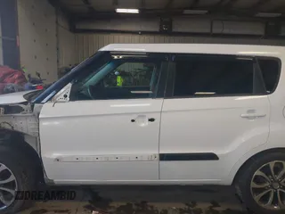 2011 Kia Soul + with VIN KNDJT2A24B7716580, listed as a IAAI auction lot 41974058 with 139,940 mi miles. Bid and sale history available at carsss.com. Image 15.